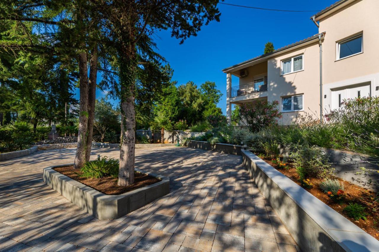Apartment Nada 1 Малинска Экстерьер фото