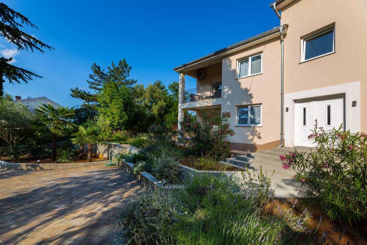 Apartment Nada 1 Малинска Экстерьер фото