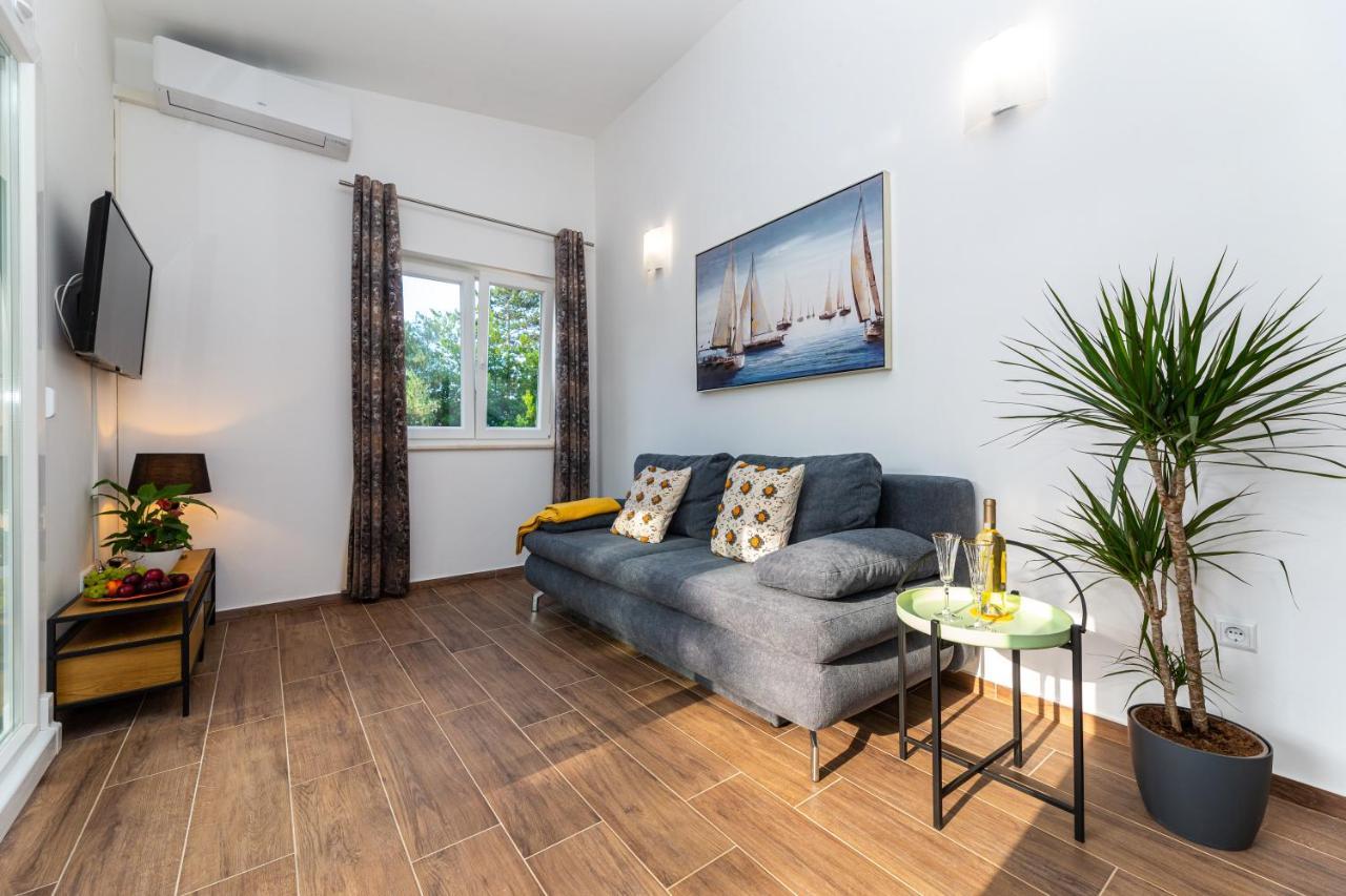 Apartment Nada 1 Малинска Экстерьер фото
