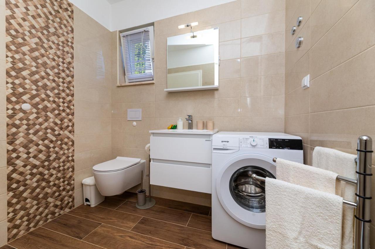 Apartment Nada 1 Малинска Экстерьер фото
