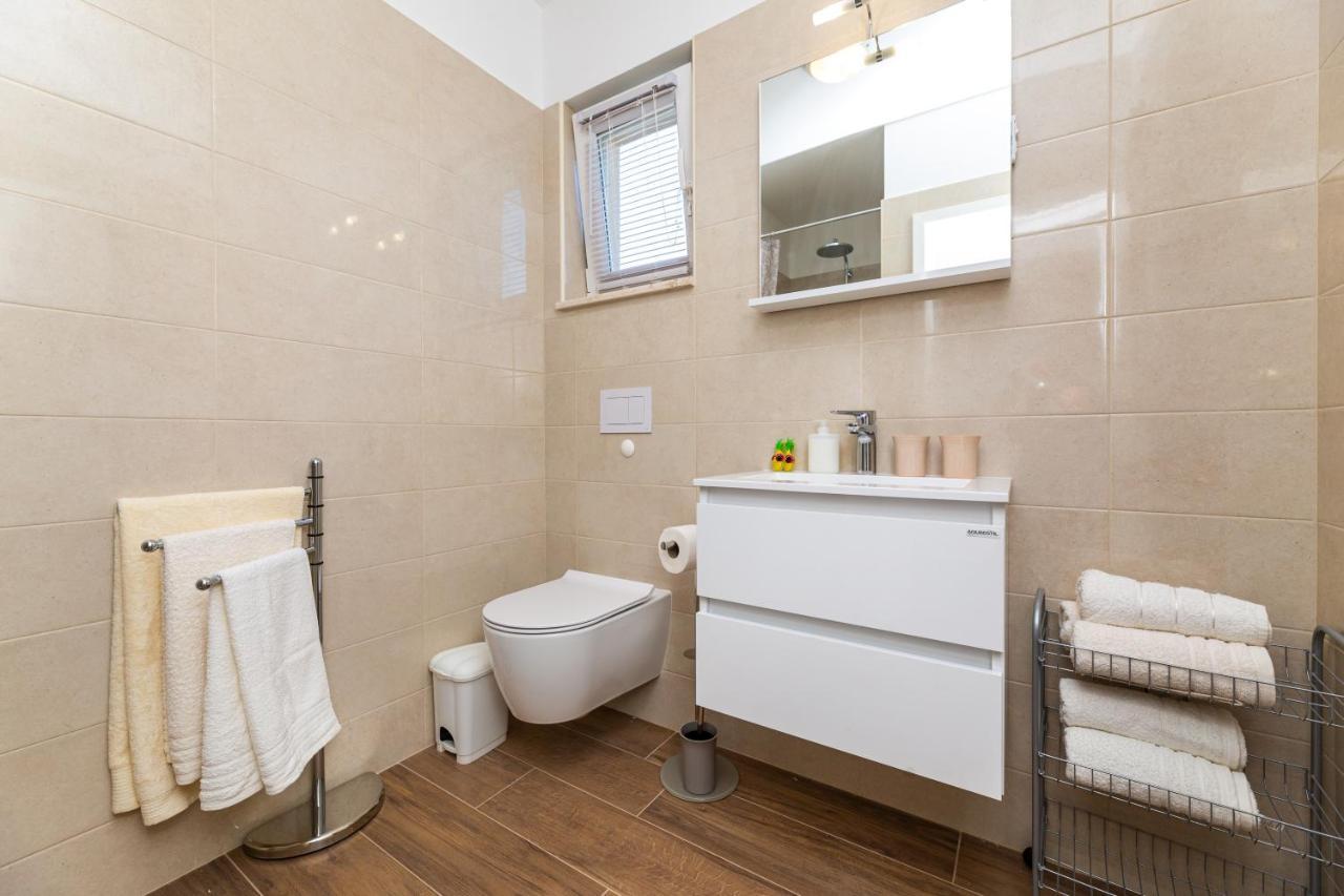 Apartment Nada 1 Малинска Экстерьер фото
