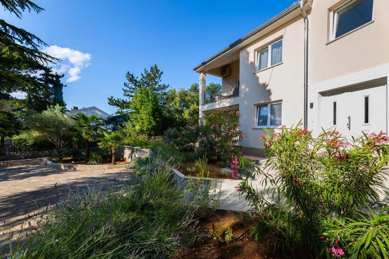 Apartment Nada 1 Малинска Экстерьер фото