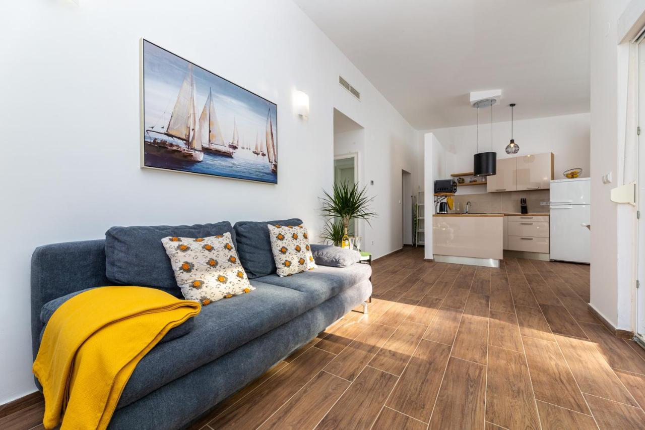 Apartment Nada 1 Малинска Экстерьер фото