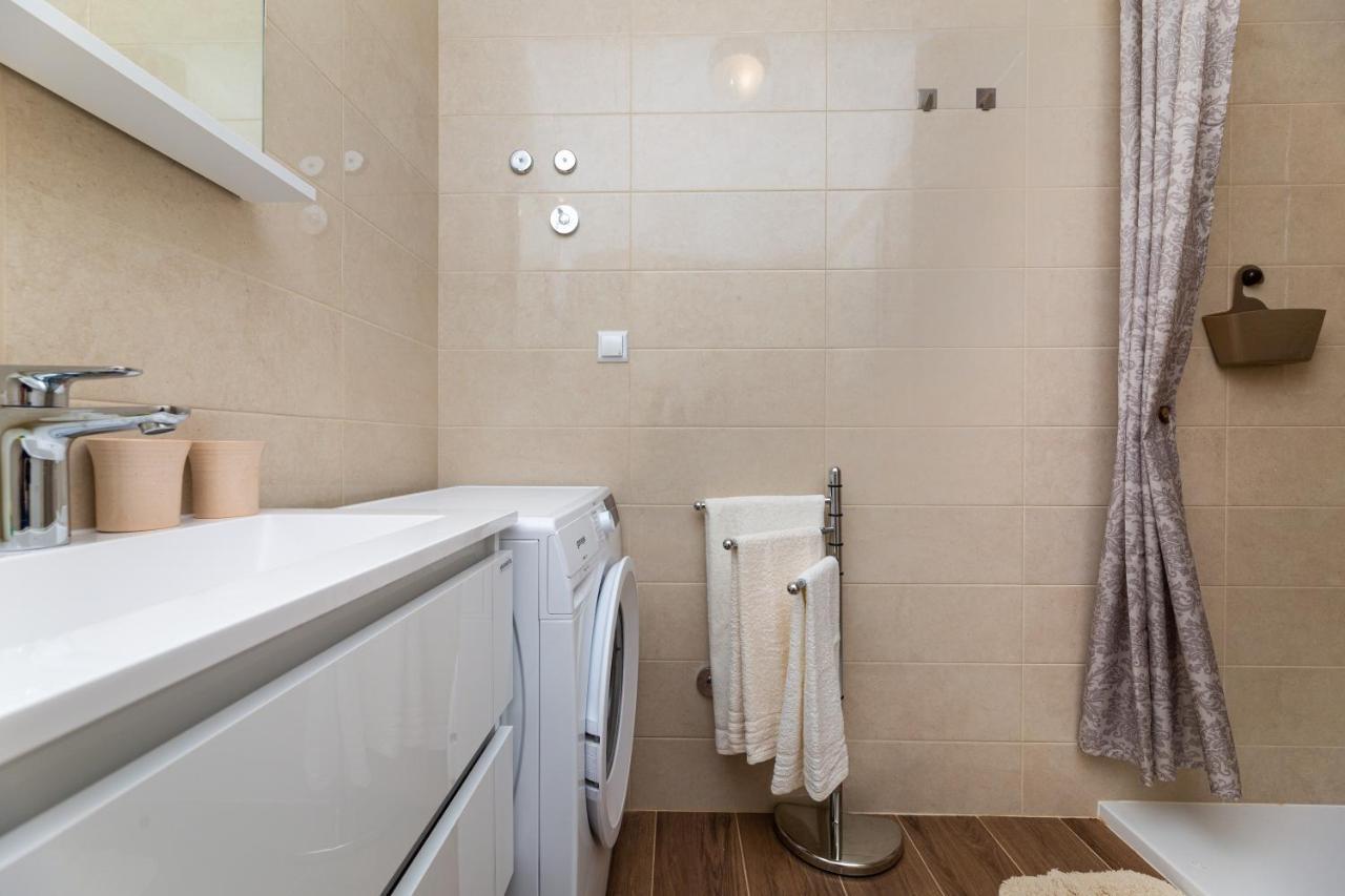 Apartment Nada 1 Малинска Экстерьер фото