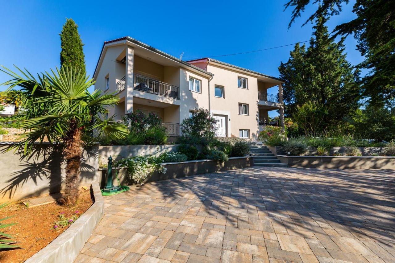 Apartment Nada 1 Малинска Экстерьер фото